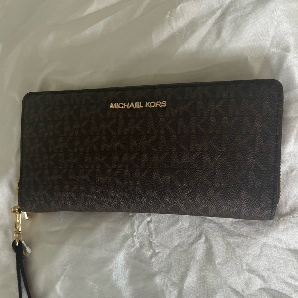 Michael Kors Large Logo Continental Wallet